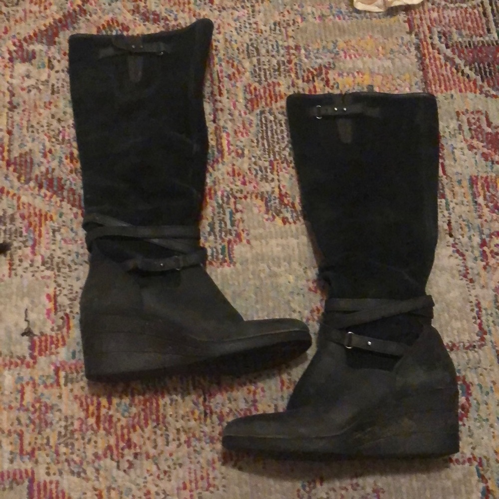 Ugg warm, comfortable, waterproof suede boots